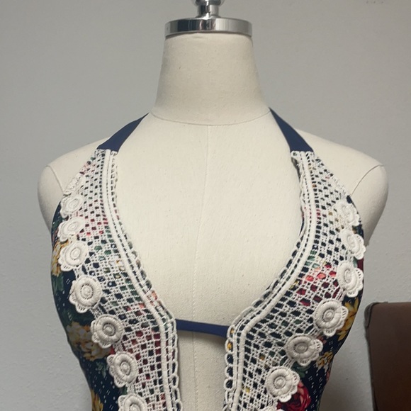 TARGET/MOSSIMO NWT SIZE S NAVY FLORAL CROCHET PLUNGE V-NECK ONE-PIECE SWIMSUIT - Picture 6 of 11